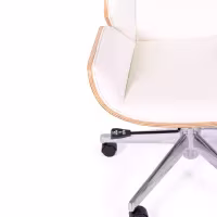 Cadeira de escritório Nordic Highback em ácer e couro ecológico branco - Mueble Design