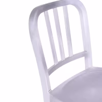 Réplique du tabouret de l'armée de terre en aluminium - design industriel iconique