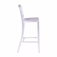 Réplique du tabouret de l'armée de terre en aluminium - design industriel iconique
