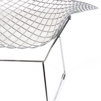 Replika krzesła Diamond z chromowanej stali i skórzaną poduszką - kolekcja Bertoia