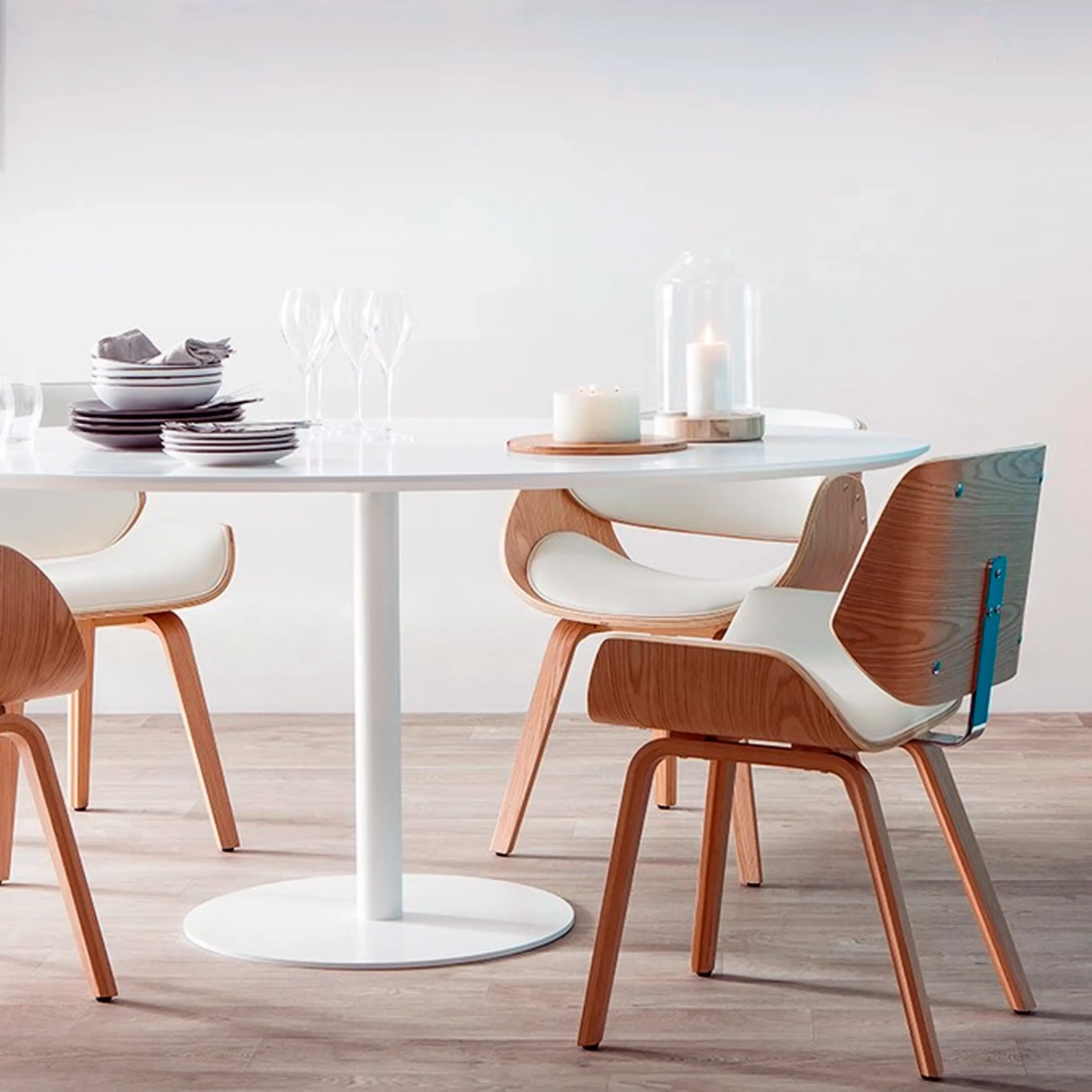 Nordic Plywood Maple Wood Chair with Leatherette Cushion | Style Scandinavian