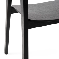 Stol i nordisk ek med armar Soho | Skandinavisk minimalistisk design