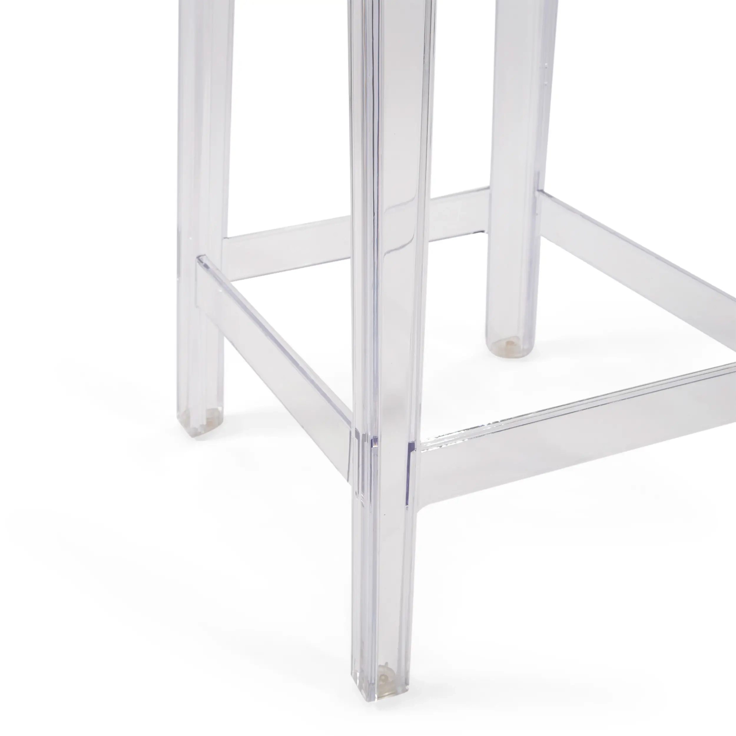 Réplique du tabouret transparent Victoria Ghost - Meubles Concept
