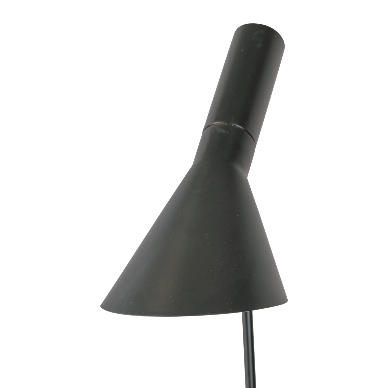 Jhon floor lamp | Design inspired by Arne Jacobsen in steel