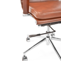 Modern kontorsstol klädd i konstläder | Komfort och professionell stil