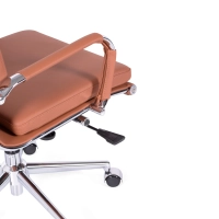 Task Kontorsstol i italienskt läder med hög rygg och elegant design