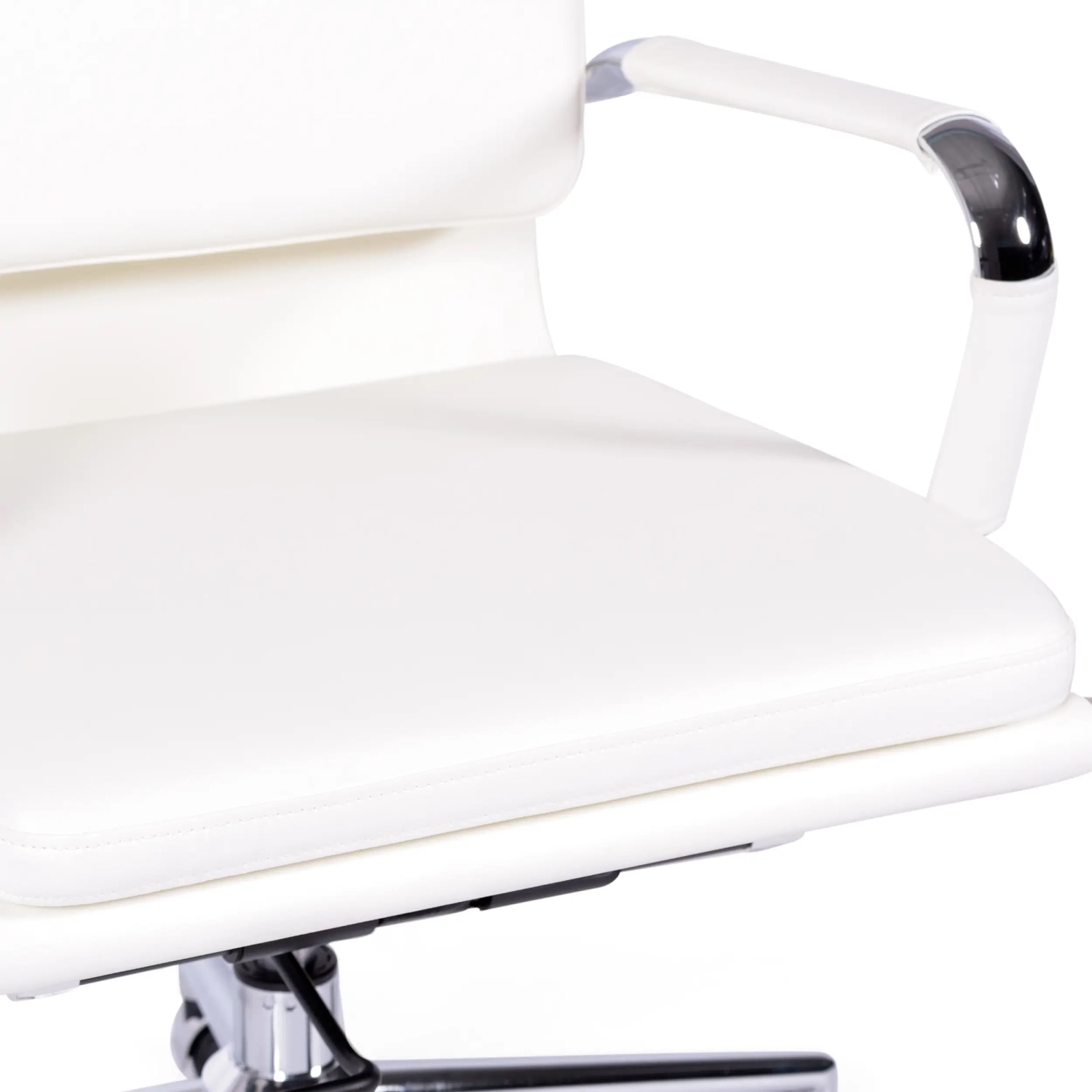 Sedia da ufficio in pelle italiana Task con schienale alto e design elegante