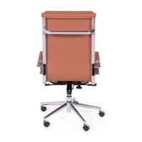 Task Kontorsstol i italienskt läder med hög rygg och elegant design