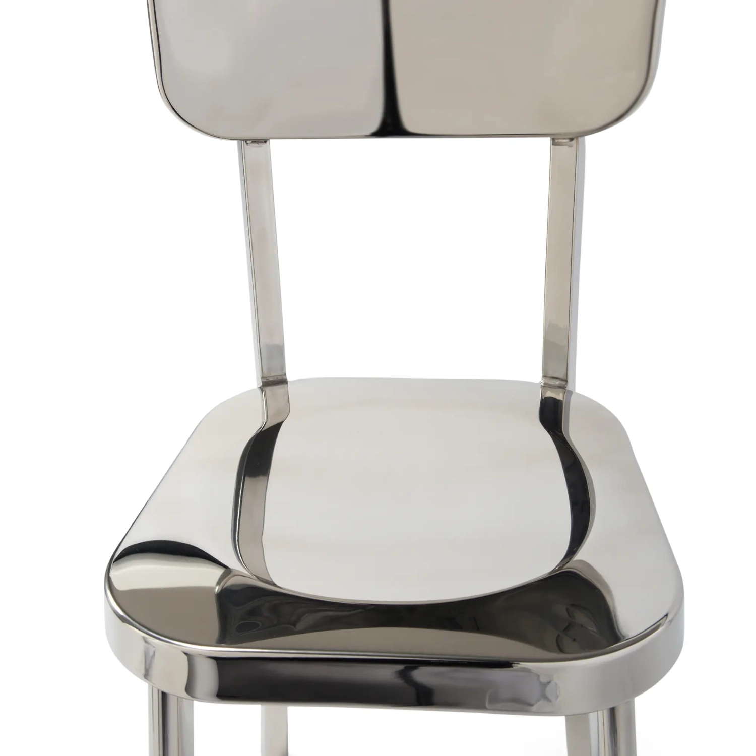 Cadeira Delawere em aço inoxidável: design industrial elegante