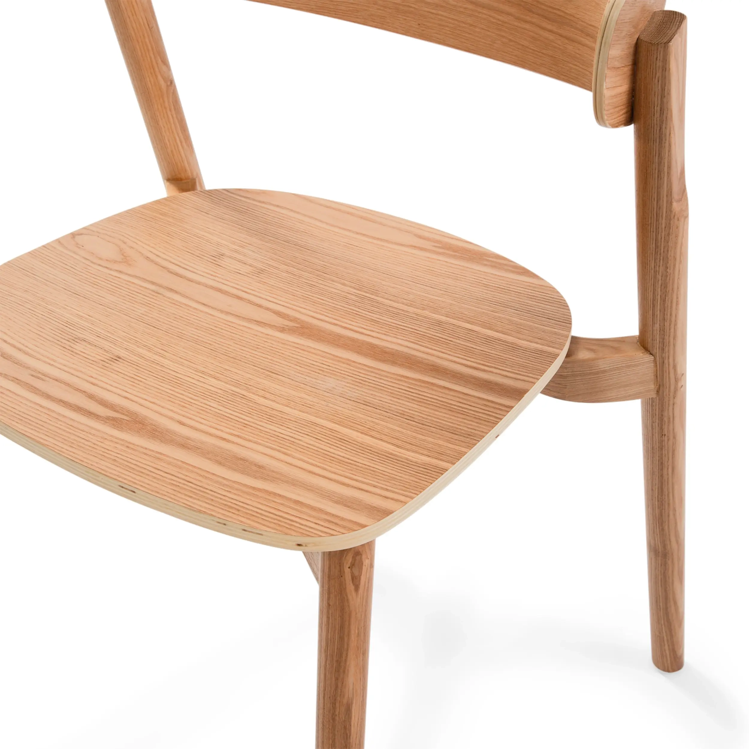 Chaise de salle à manger en frêne naturel Notorius | Design élégant scandinave
