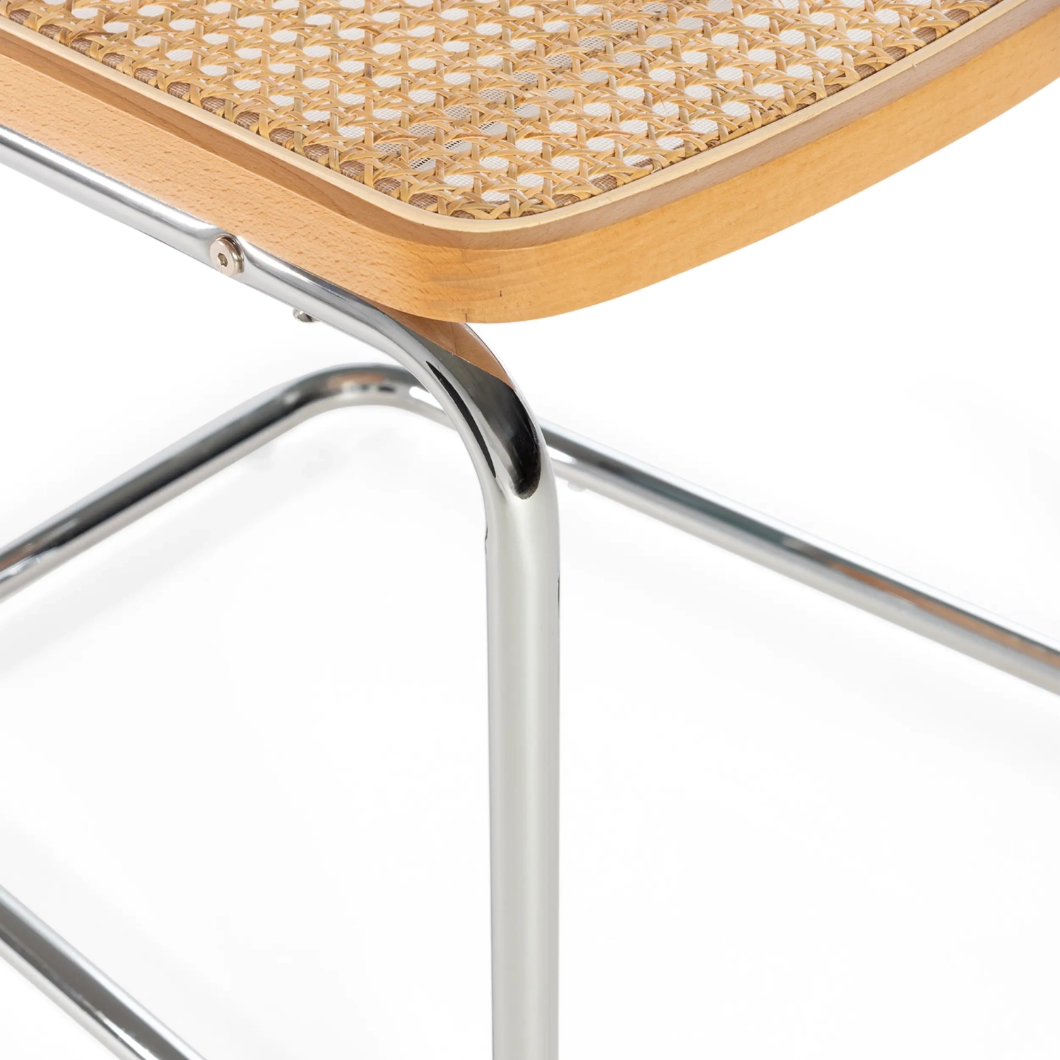 Chaise Lucio en rotin naturel avec piètement en porte-à-faux