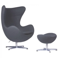 Arne Jacobsen Replica Egg -tuoli ja jalkatuki