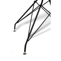 Chaise en métal Meridian adaptée pour l'extérieur