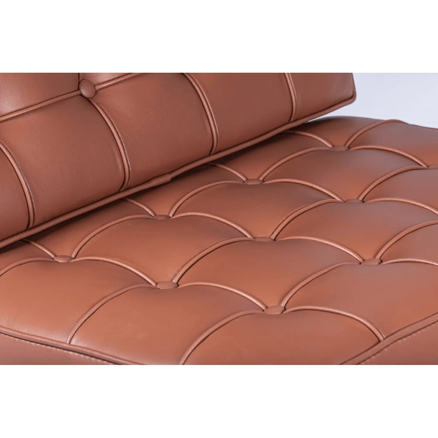 Réplique chaise Barcelona en cuir cognac.