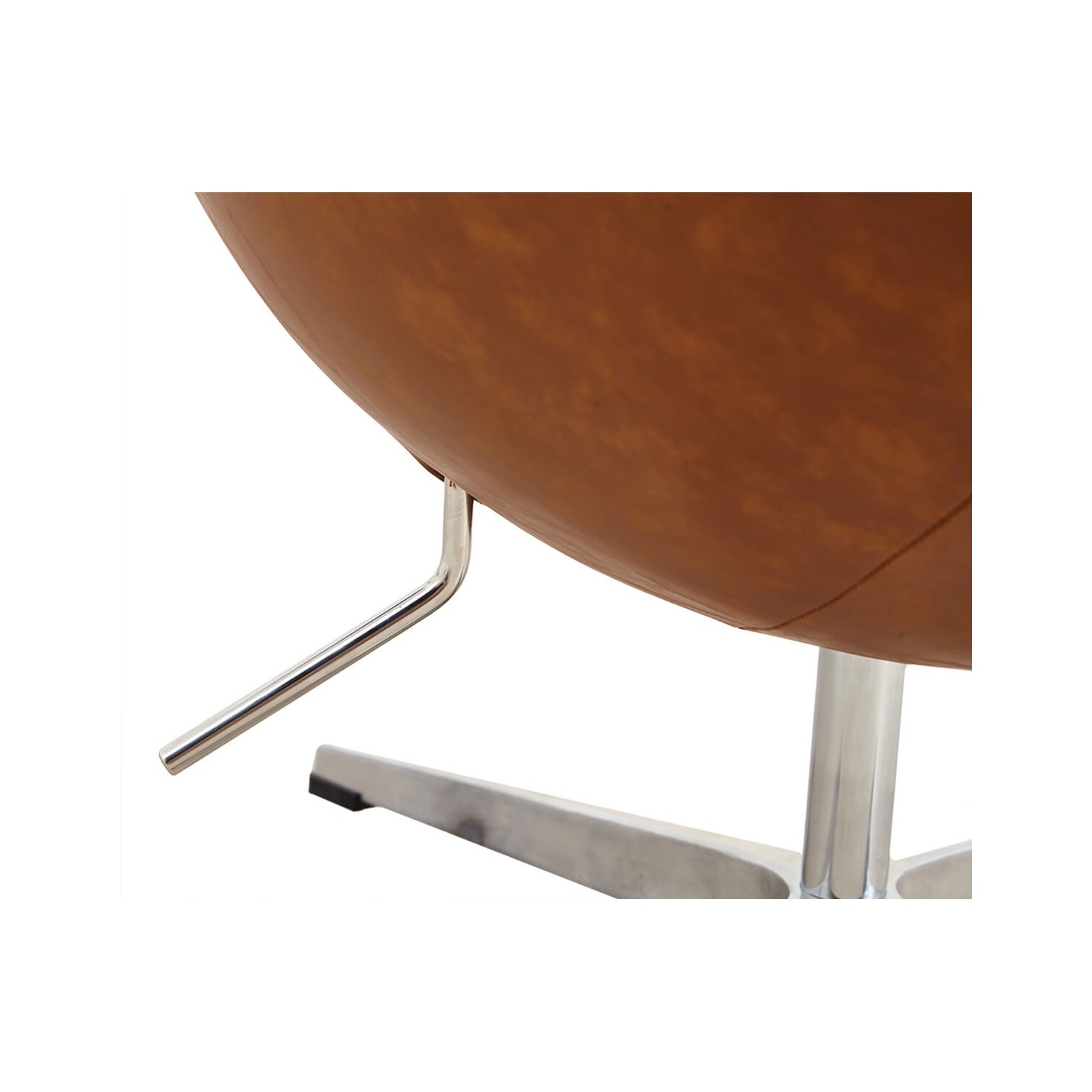 Replica Egg Chair in similpelle vintage invecchiata 