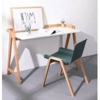 Mesa de escritorio Pop con Patas de Roble Macizo
