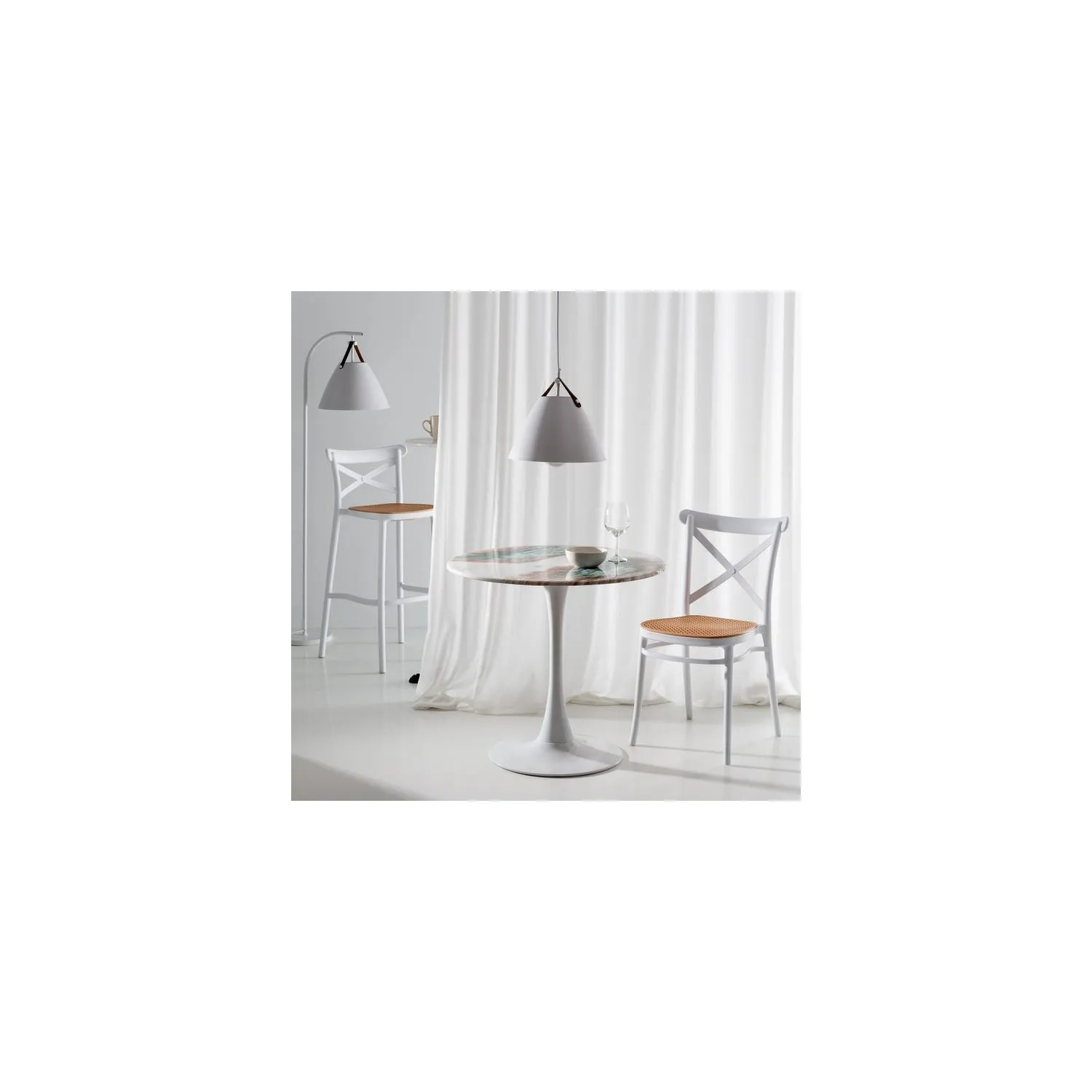 Tabouret haut en rotin synthétique
