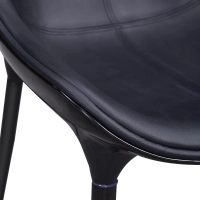 Olaan stoel bekleed met kunstleer
