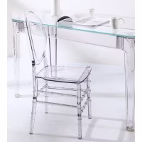 Chaise Isabelle Ghost en polycarbonate transparent