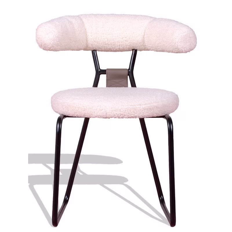 Chaise design Oxford tapissée en bouclé